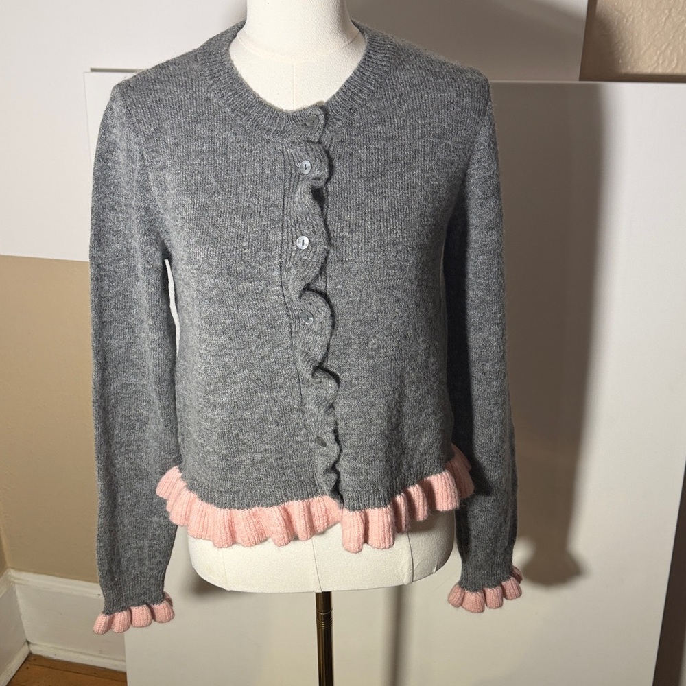 NWOT Anthropologie S Grey and Pink Ruffled Cardigan - Picture 2 of 11